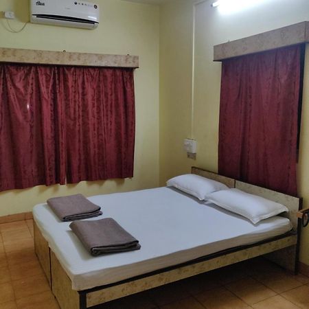 Shraddha Lodge Ratnagiri Ngoại thất bức ảnh