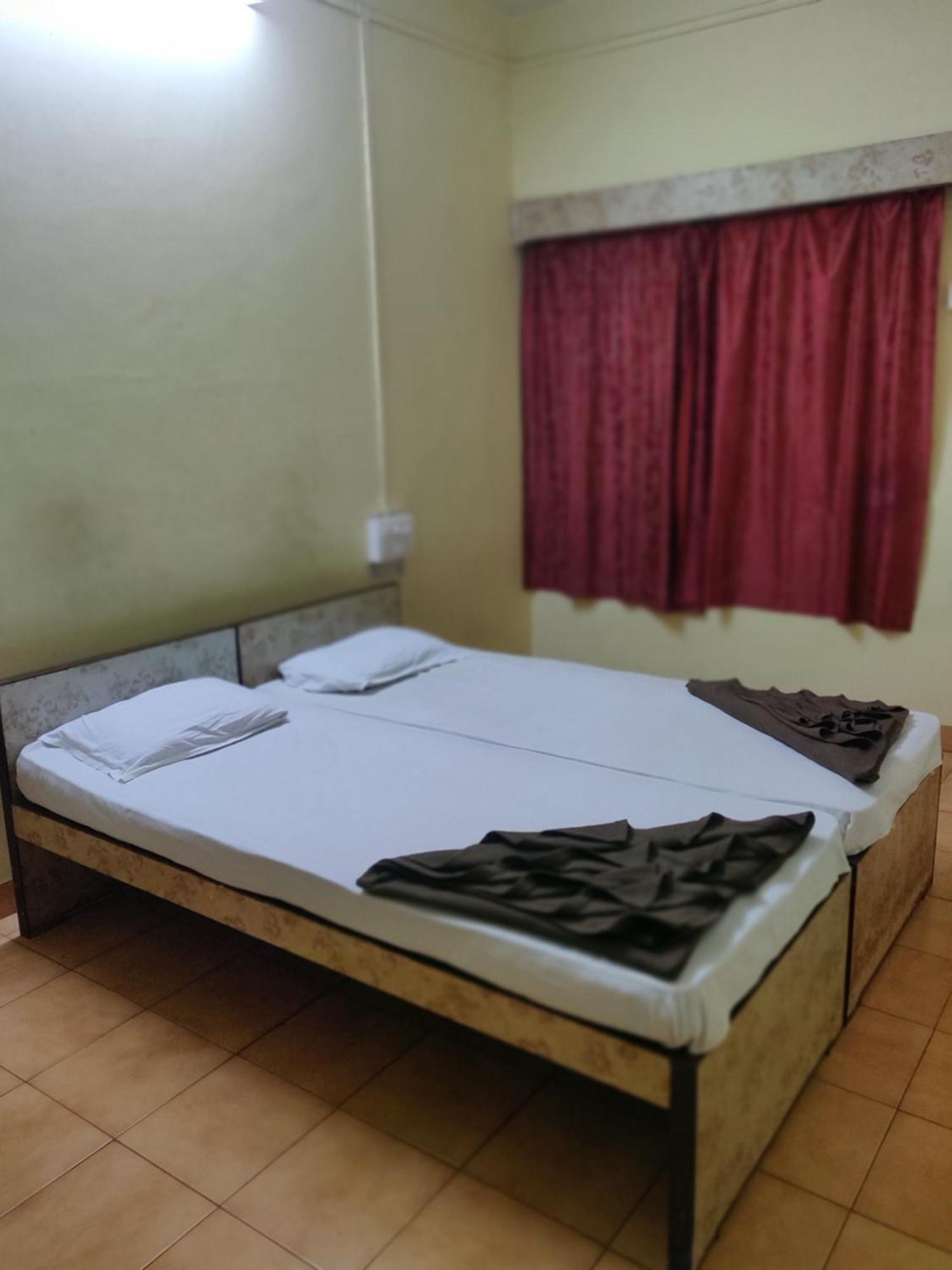 Shraddha Lodge Ratnagiri Ngoại thất bức ảnh